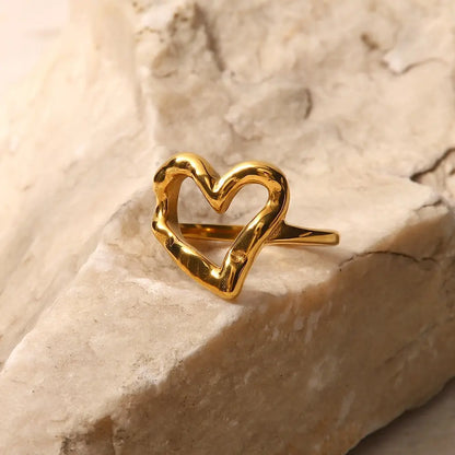 Stainless Steel Creative Waterproof 18k Gold Plated Heart Rings For Women Trendy Hammer Pattern Hollow Jewelry