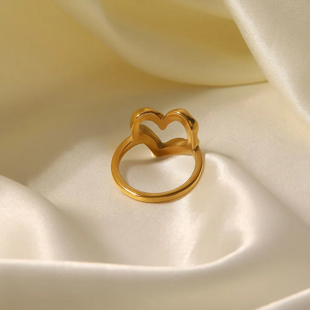 Stainless Steel Creative Waterproof 18k Gold Plated Heart Rings For Women Trendy Hammer Pattern Hollow Jewelry